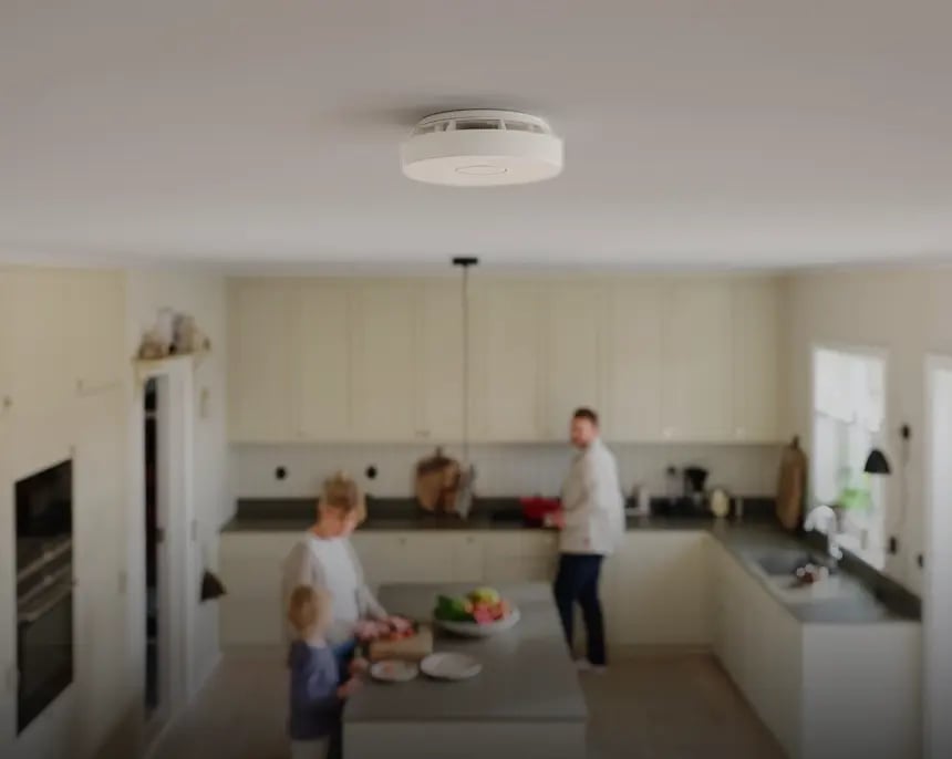 env-perhe-laittaa-ruokaa